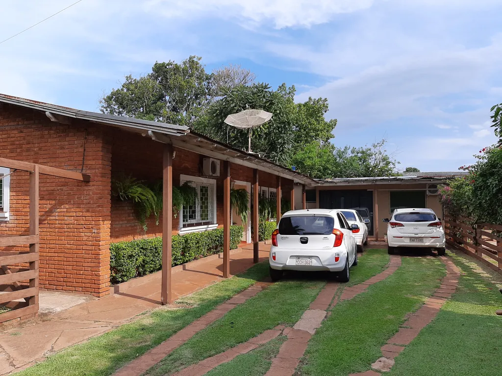 VENDO HERMOSA RESIDENCIA ESTILO COLONIAL EN LOCAL PRIVILEGIADO DE P.J.C. — foto 2