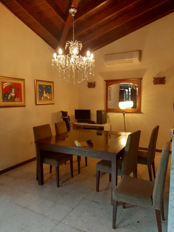 vendo casa en esquina de Sajonia - Asunción — foto 3
