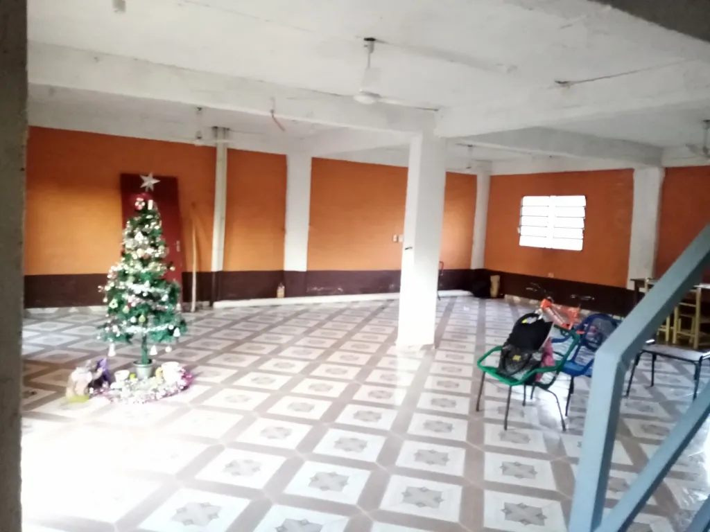en la ciudad de ESCOBAR (a 13 km de Paraguarí) — foto 2