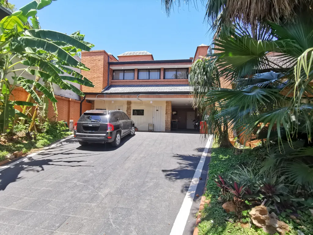 Vendo Residencia A Pasos De Rca Argentina Y Mcal Lopez — foto 2
