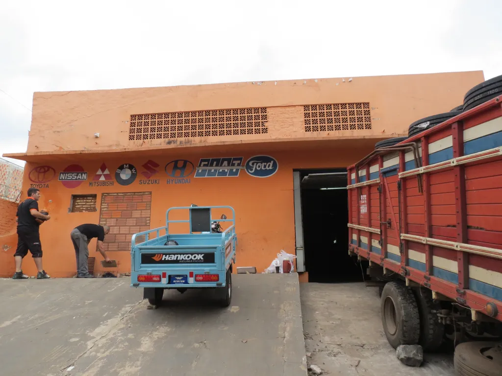 DEPOSITO PARA TALLER MECANICO SOBRE Avda DE LA VICTORIA ZONA COMERCIAL — foto 2