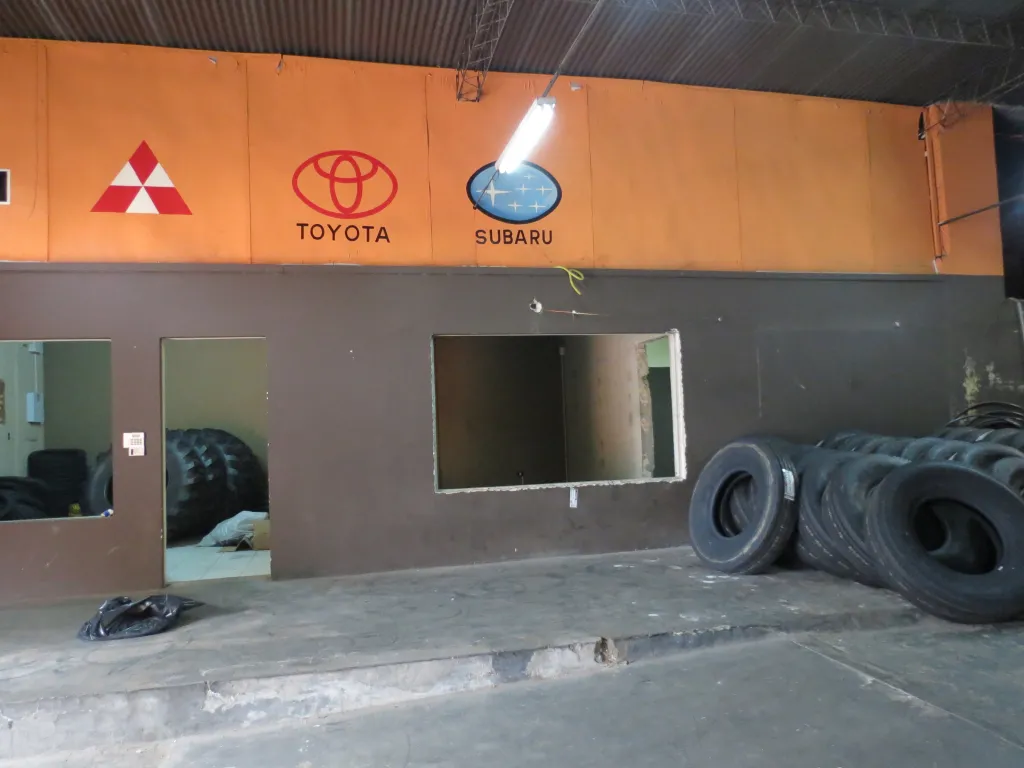 DEPOSITO PARA TALLER MECANICO SOBRE Avda DE LA VICTORIA ZONA COMERCIAL — foto 3