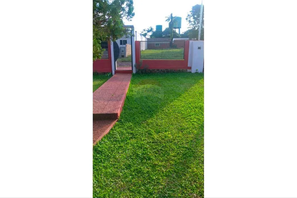 Vendo casa con salón comercial en Obligado. Cuenta con 3 habitaciones y 3 baños. — foto 3