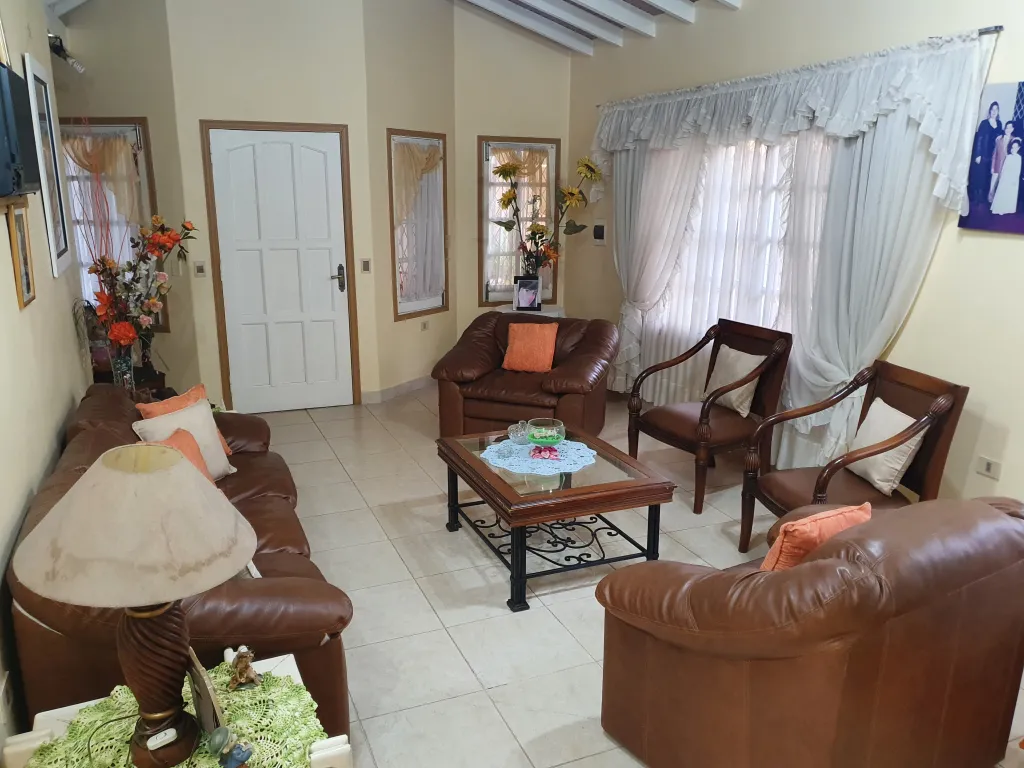 FINANCIACION PROPIA!!! ESPECTACULAR PROPIEDAD DE 3 NIVELES EN VILLA ELISA (ESQUINA)!!!!! — foto 3