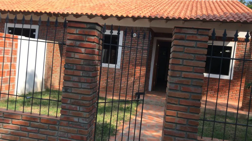 VENDO HERMOSAS CASAS A ESTRENAR EN ITAUGUA — foto 2