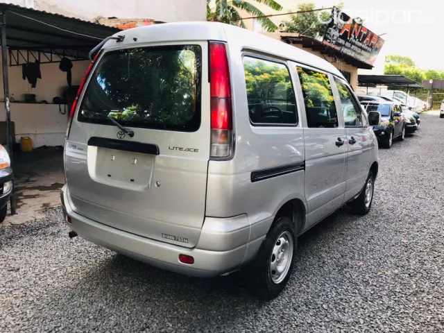 Toyota Noah 2001 — foto 7