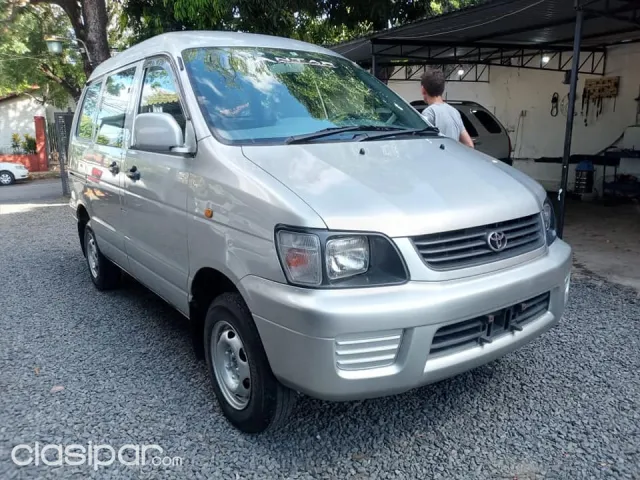 Toyota Noah 2001 - foto 2