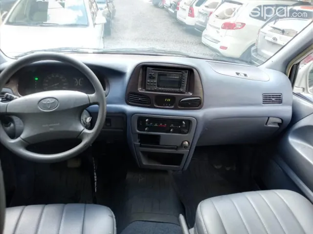 Toyota Noah 2001 — foto 4