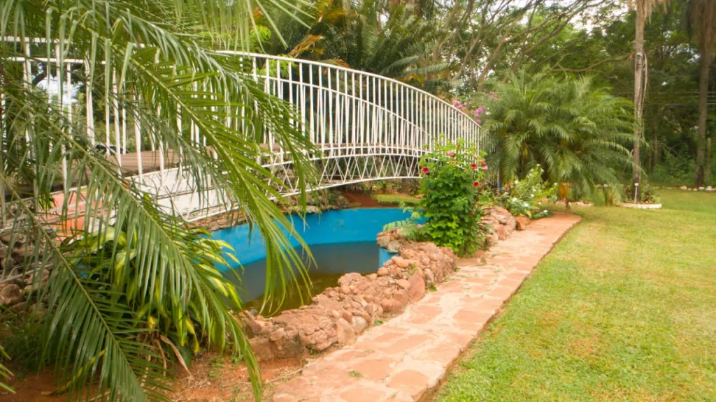 Vendo amplia Casa Quinta sobre Ruta Capiata-Aregua — foto 2