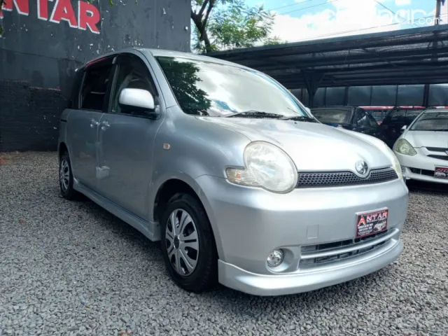 Toyota Sienta 2003 — foto 2