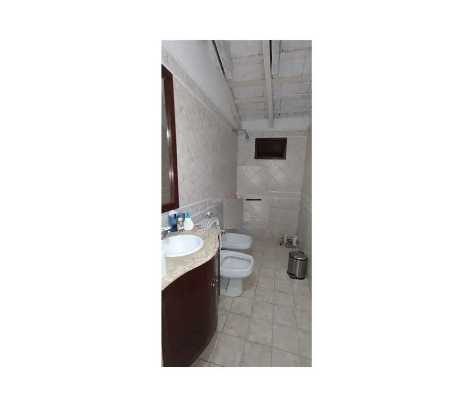OPORTUNIDAD DE CASA EN BO.BERNARDINO CABALLERO 130,000 USD — foto 2