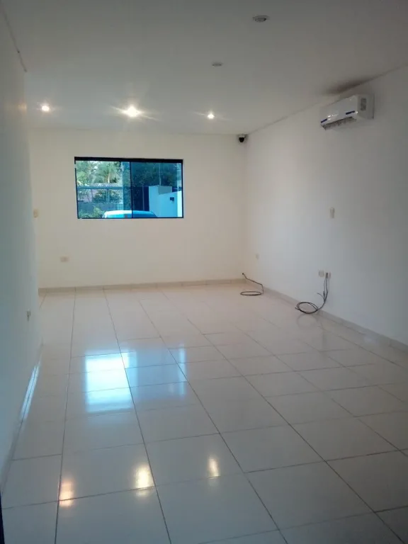 HERMOSO DUPLEX - EXCELENTE UBICACION detrás de Lincoln SA -Luque — foto 2