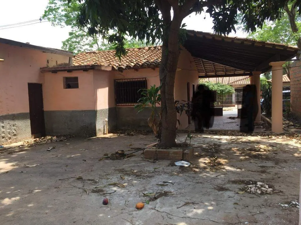 VENDO TERRENO CON CASA A DEMOLER EN SAN LORENZO BARRIO SAN MIGUEL COD 3329 — foto 2
