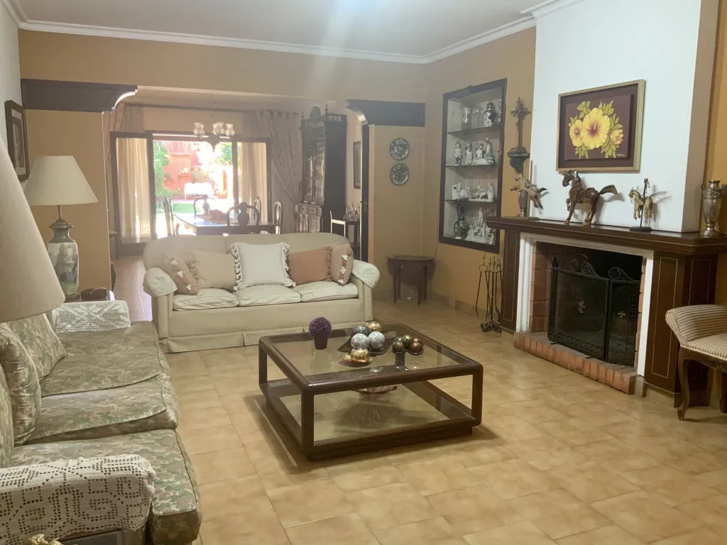 Casa de 7 dormitorios en Barrio Bella Vista, zona Centenario — foto 2
