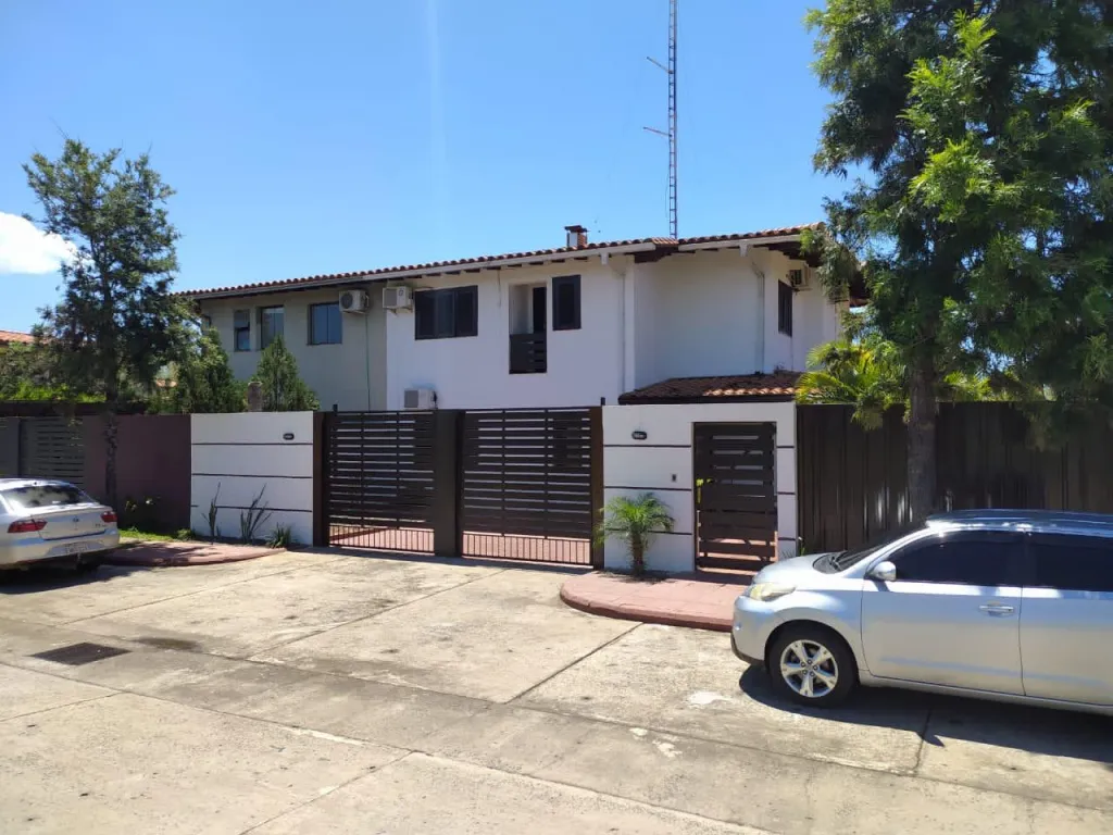VENDO DUPLEX EN CONDOMINIO EN LUQUE ZONA AEROPUERTO COD 3365 — foto 2