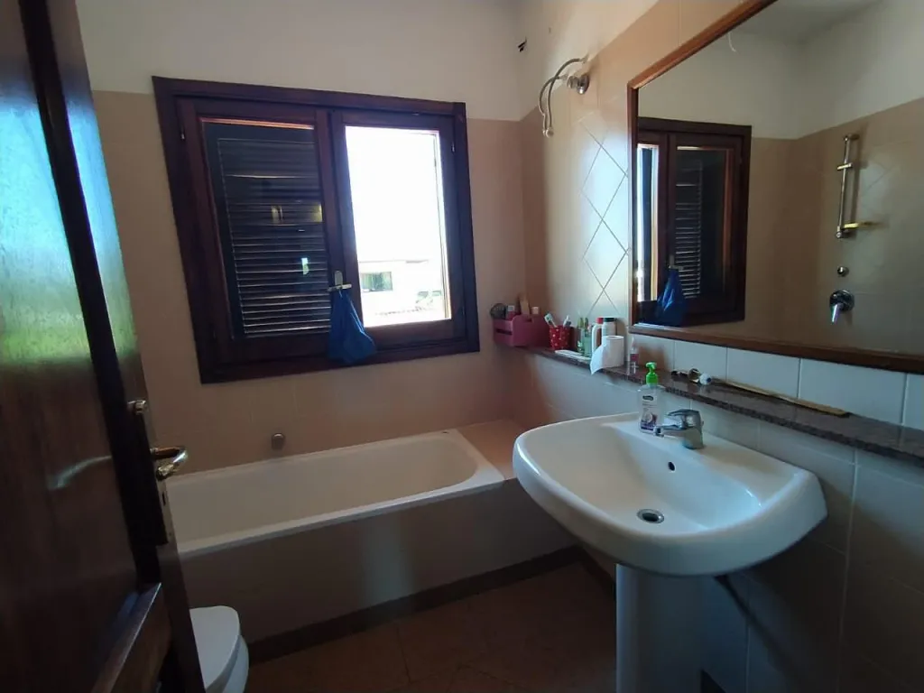 VENDO DUPLEX EN CONDOMINIO EN LUQUE ZONA AEROPUERTO COD 3365 — foto 3
