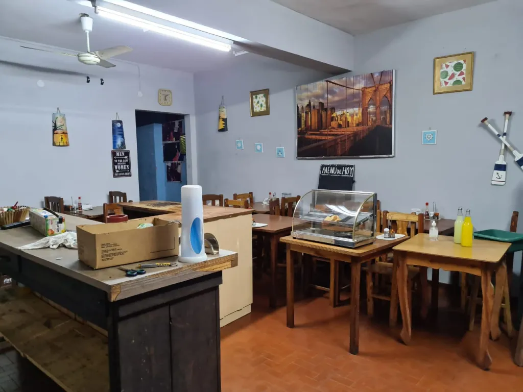 VENDO CASA C SALON COMERCIAL SOBRE PITIANTUTA - FERNANDO DE LA MORA — foto 3