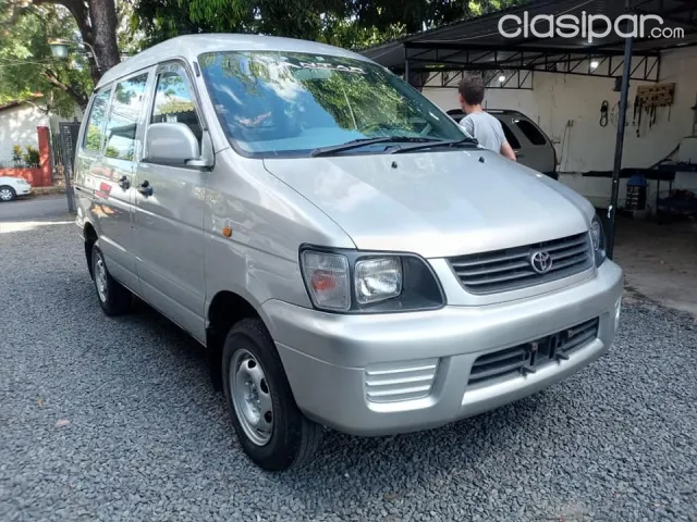 Toyota Noah Carguero 2006 — foto 3
