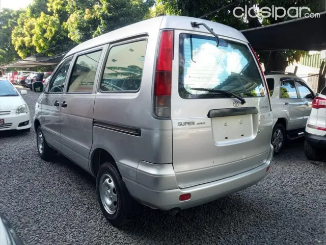 Toyota Noah Carguero 2006 — foto 5