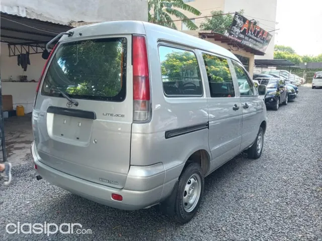 Toyota Noah Carguero 2006 — foto 7