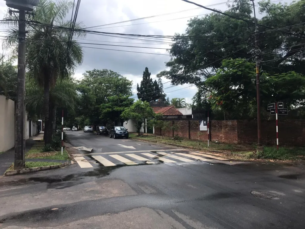 Terreno en excelente ubicación de barrio herrera — foto 2