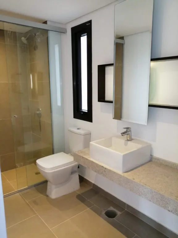 Vendo departamento de 3 dormitorios o 2 mas estar zona Itapua — foto 2