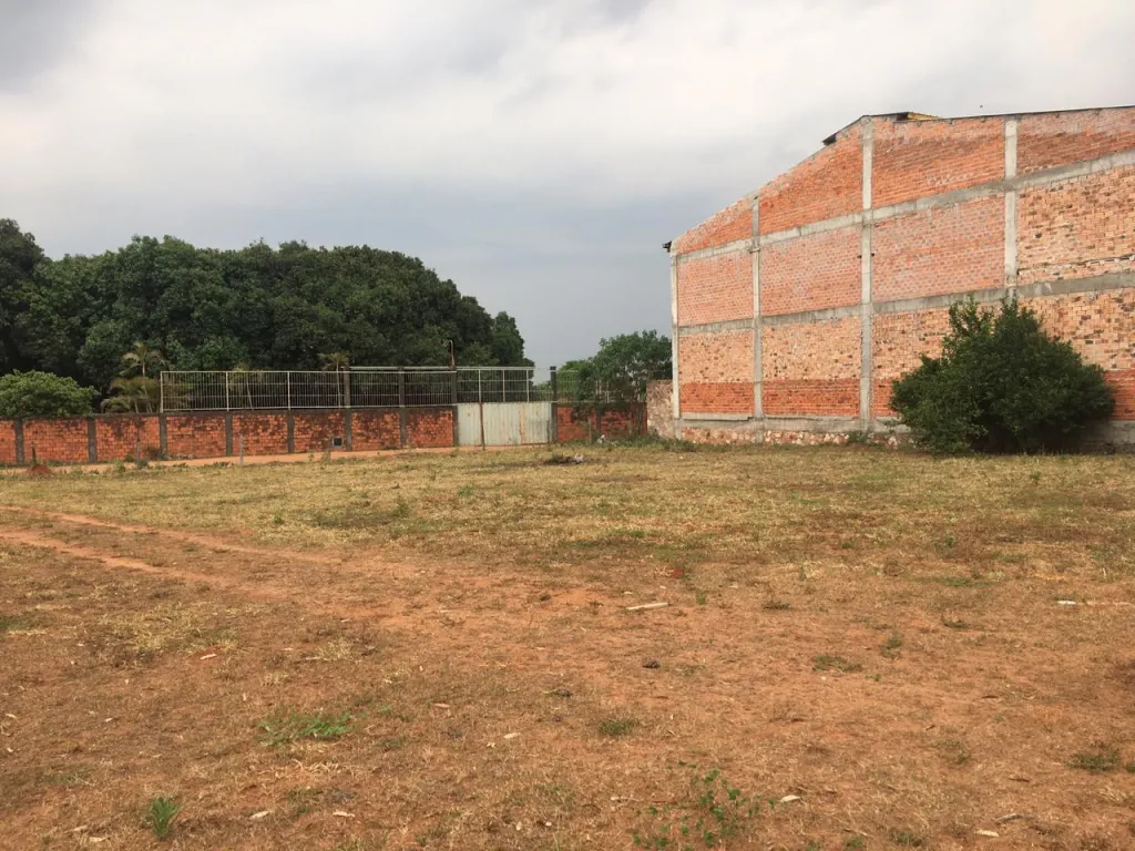 1.887MTS2, CUATRO TERRENOS JUNTOS EN ESQUINA A UNA CUADRA DE GRAL. E. AQUINO! — foto 2