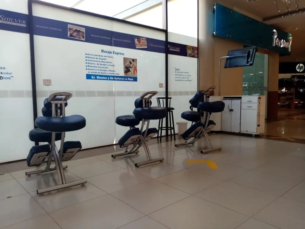 Urgente Masaje Express Vendo Stand Shopping Pinedo — foto 3