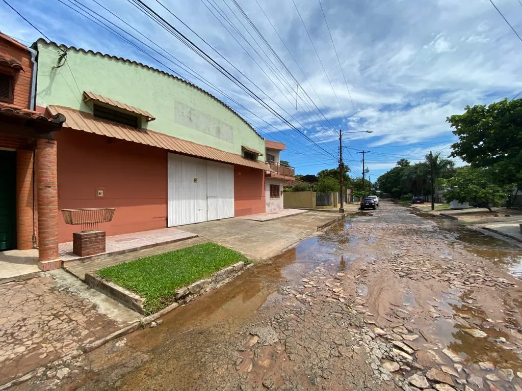 REMATO CASA - EXCELENTE UBICACION - ZONA MUNICIPALIDAD DE ASUNCION — foto 3