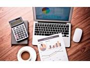 Clases de contabilidad, estadística, matemáticas financieras, finanzas, costos y economia.