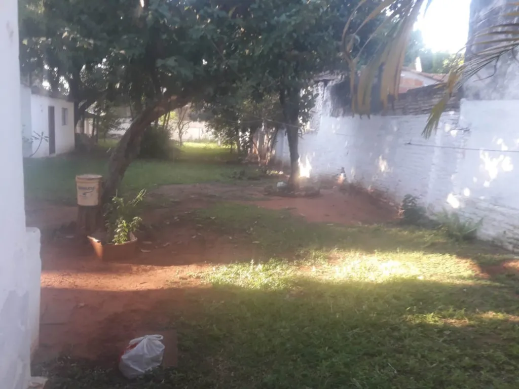 Terreno con casa habitable impuesto al día sobre Lilio casi Madame Linch — foto 3