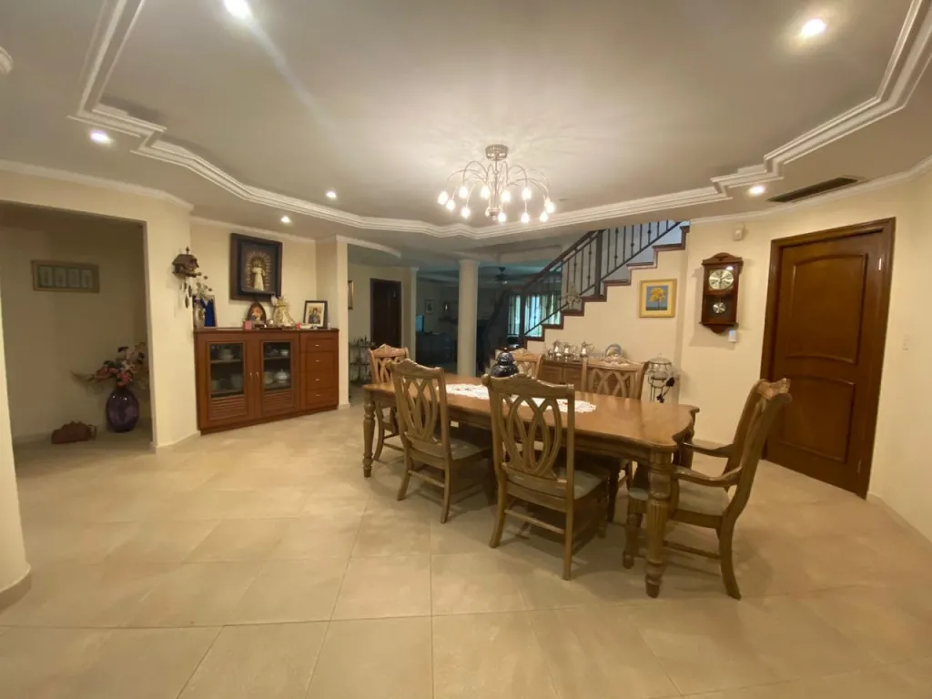 HERMOSA Y FINA RESIDENCIA EN BARRIO SAN CRISTOBAL 4 hab. en suite — foto 2