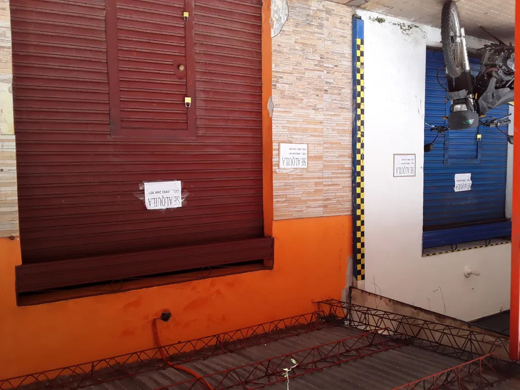 ALQUILO SALONES COMERCOALES EN CARAPEGUÁ — foto 3