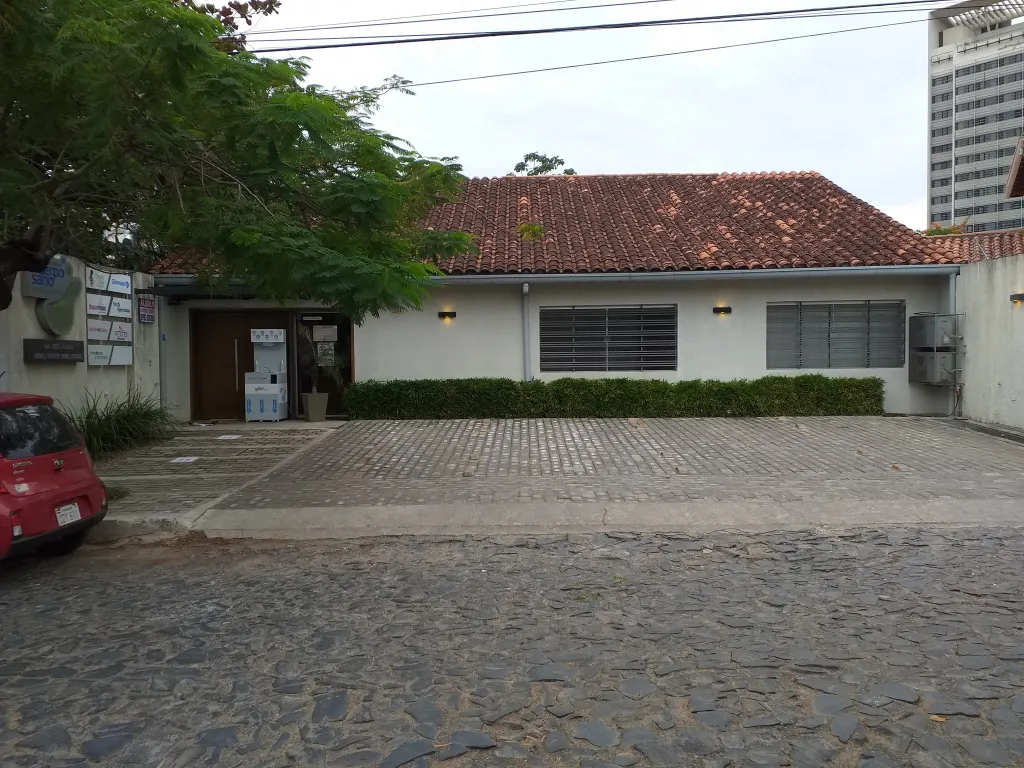 ALQUILAMOS CONSULTORIO - ZONA SHOPPING DEL SOL — foto 3
