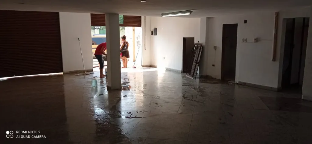 DEPÓSITO CON OFICINA EN ZONA CÉNTRICA DE ASUNCIÓN — foto 2