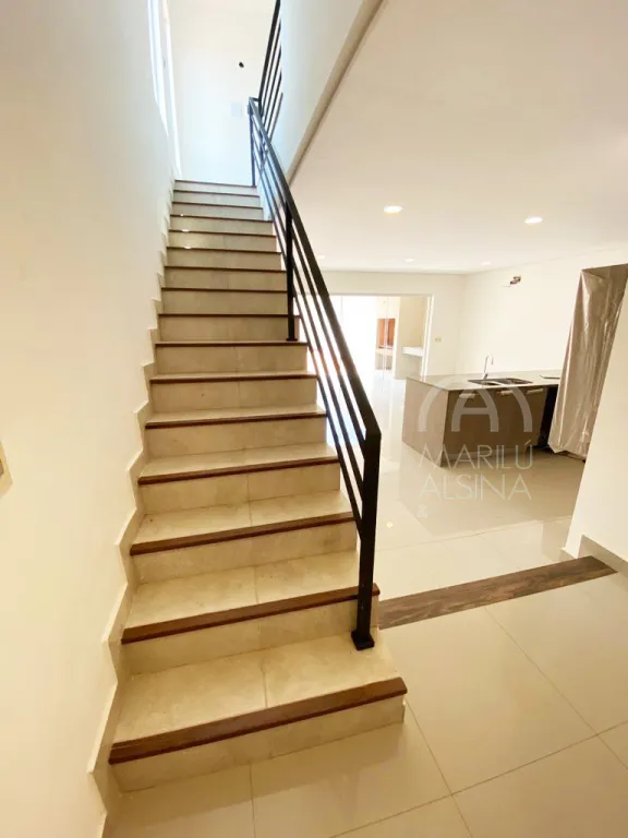 DUPLEX EN VENTA ZONA DEL YACHT — foto 3