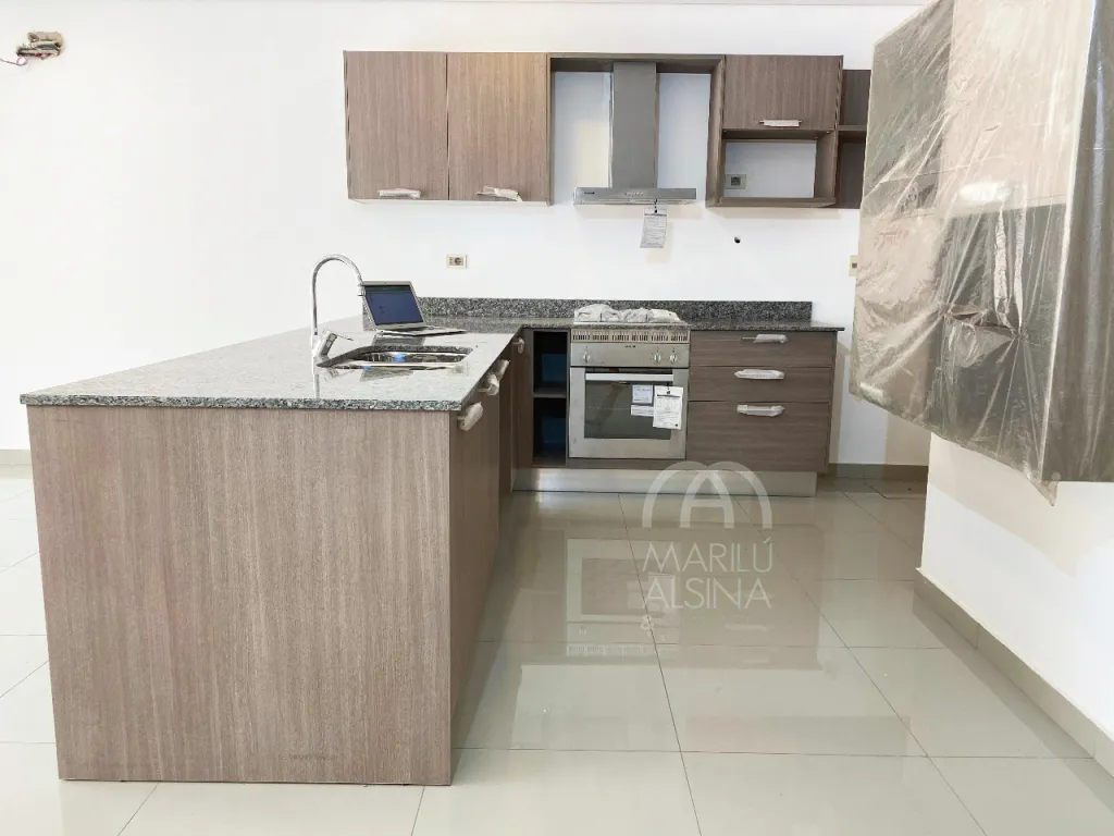 DUPLEX EN VENTA ZONA DEL YACHT — foto 2