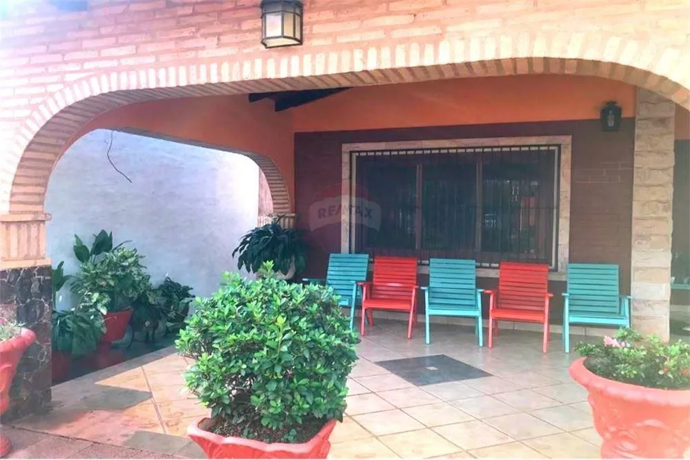 Casa - Venta - VENDO CASA EN SAN LORENZO!!! — foto 2