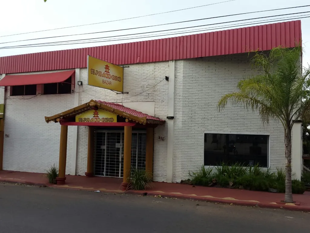 LOCAL COMERCIAL, CON SALONES Y AREA GASTRONOMICA — foto 2