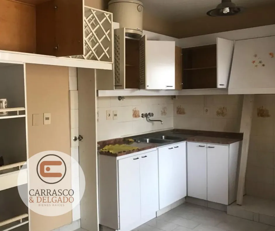 LUJOSA RESIDENCIA EN LAMBARE BARRIO KENNEDY — foto 3