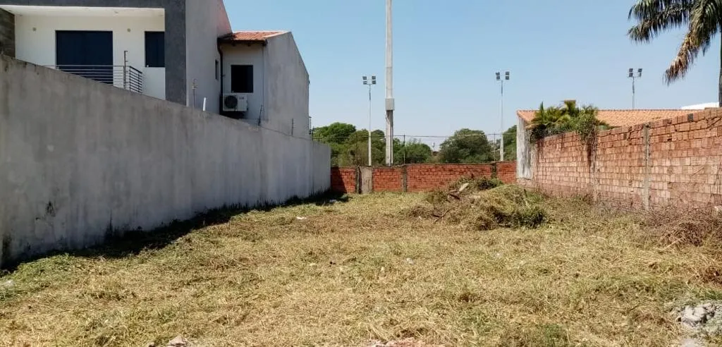 Junto a la Villa Olimpia en Laguna Grande - 12 x 30 mts — foto 2