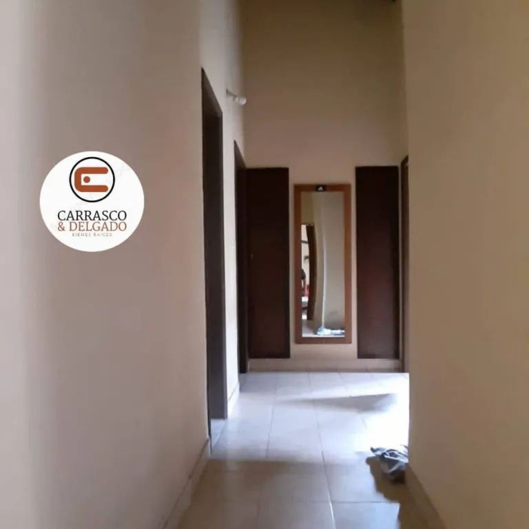 HERMOSA CASA EN ASUNCION SOBRE 25 DE MAYO — foto 2