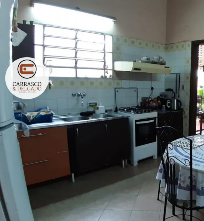 HERMOSA CASA EN ASUNCION SOBRE 25 DE MAYO — foto 3
