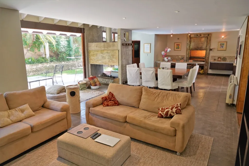 VENDO ESPECTACULAR RESIDENCIA EN BOTANICA 3 - YCUA SATI — foto 3