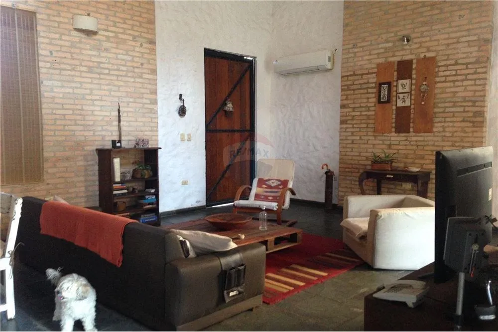 VENDO CASA CON EXCELENTE UBICACION EN BARRIO HERRERA — foto 2