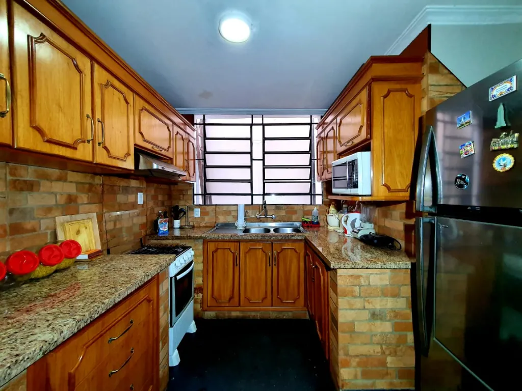 Vendo Residencia en Mburucuya — foto 3