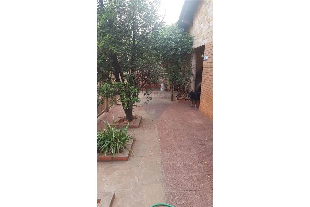 Casa - Venta - Fernando De La Mora CASA EN VENTA ZONA NIHON GAKKO — foto 2