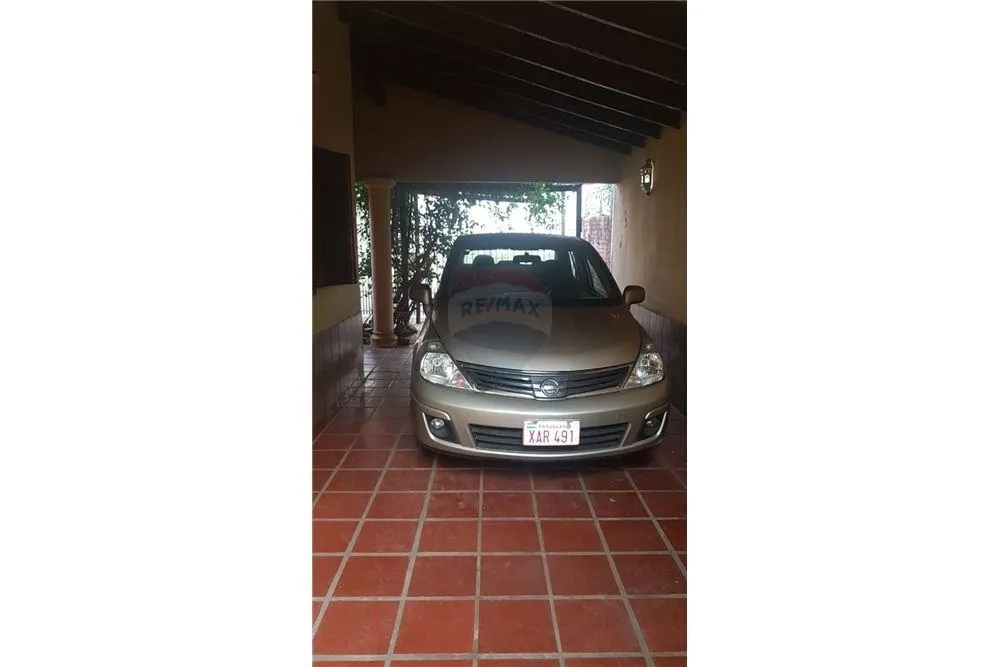 Casa - Venta - Fernando De La Mora CASA EN VENTA ZONA NIHON GAKKO — foto 3