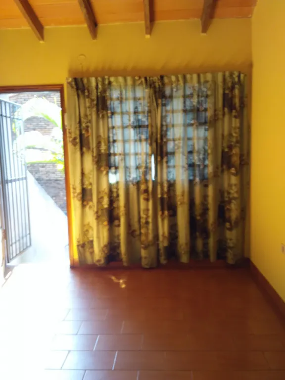CÓMODO Y ACCESIBLE DPTO. INTERNO - IDEAL PARA PAREJA - VILLA ADELA 4TO. B° LUQUE — foto 2