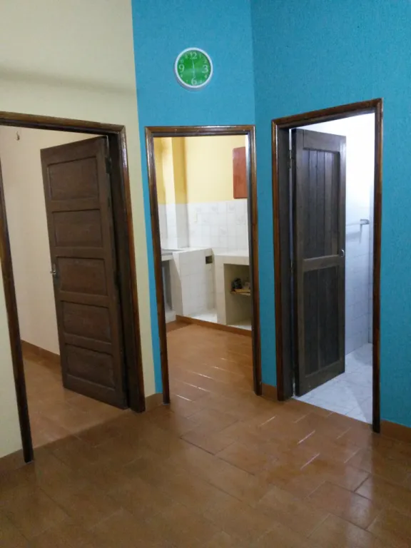 CÓMODO Y ACCESIBLE DPTO. INTERNO - IDEAL PARA PAREJA - VILLA ADELA 4TO. B° LUQUE — foto 3